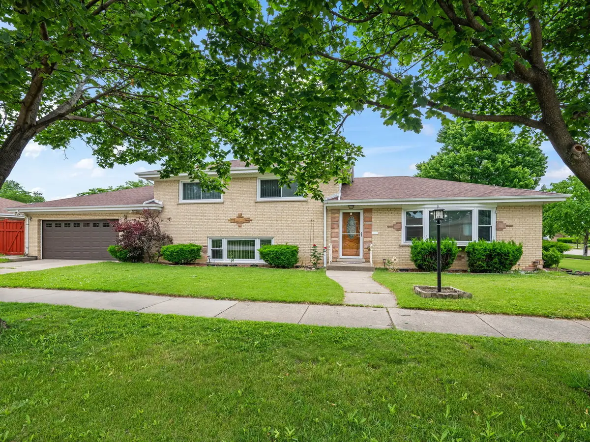 7662 Enfield Avenue, Morton Grove, IL 60053 - #1