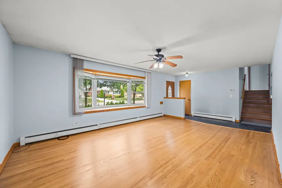 7662 Enfield Avenue, Morton Grove, IL 60053 - #3