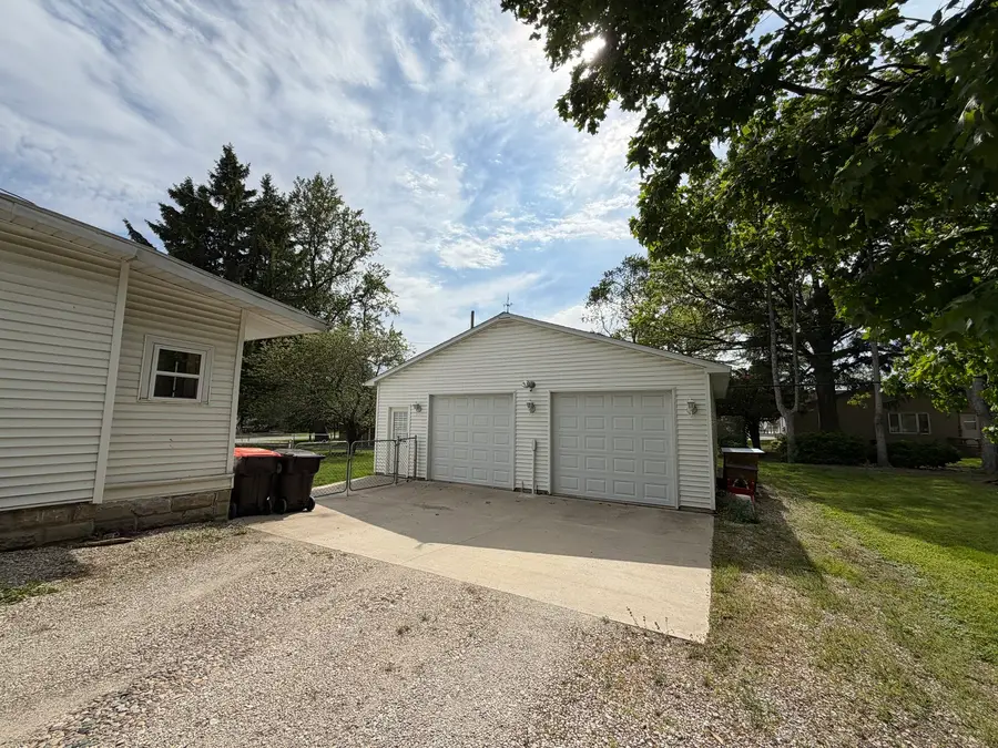 607 N Plum Street, Farmer City, IL 61842 - #2