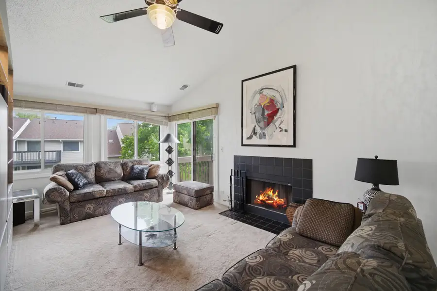 981 Pine Tree Circle S #981, Buffalo Grove, IL 60089 - #2