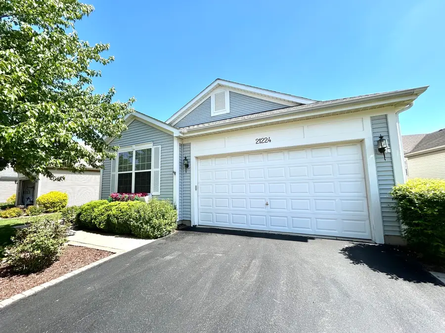 21224 Montclare Lake Drive, Crest Hill, IL 60403 - #2