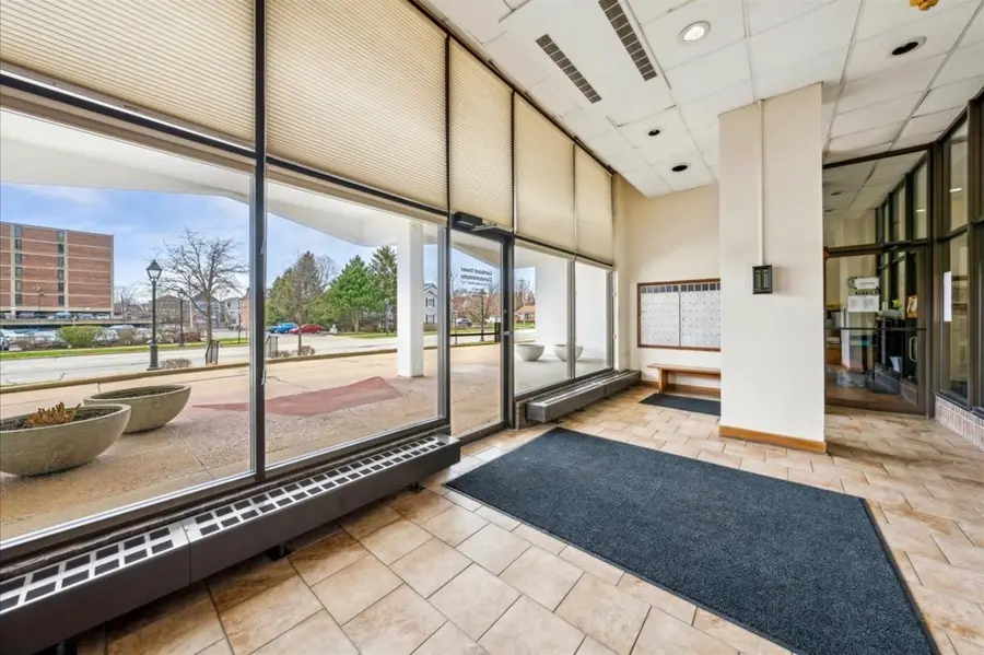 33 N Main Street #10J, Lombard, IL 60148 - #2