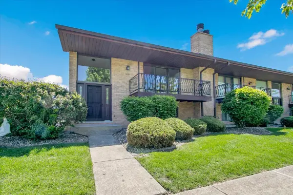 16110 Pine Drive, Tinley Park, IL 60477