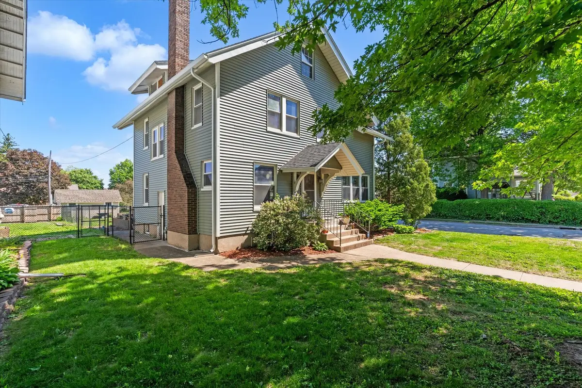 416 E Rusholme Street, Davenport, IA 52803 - #1