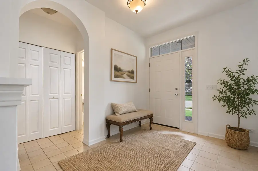 2050 Colchester Avenue, Hoffman Estates, IL 60192 - #2