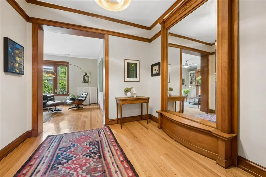 521 W Surf Street #3, Chicago, IL 60657 - #2