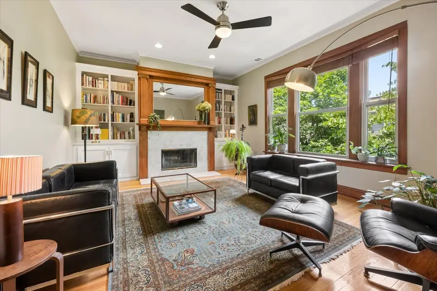 521 W Surf Street #3, Chicago, IL 60657 - #3