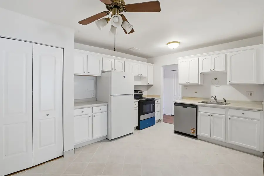 7413 Brookdale Drive #212, Darien, IL 60561 - #3