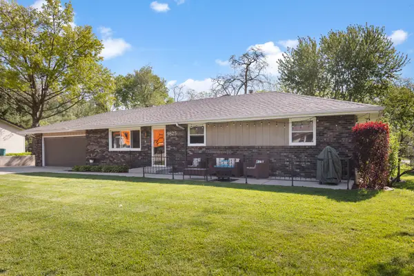 9825 Debbie Lane, Machesney Park, IL 61115
