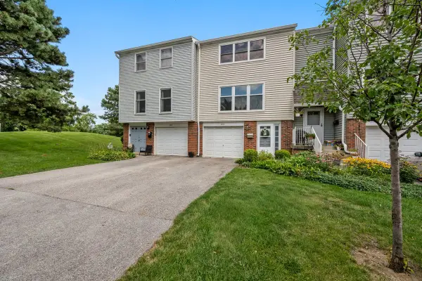 1015 Denham Place, Schaumburg, IL 60194