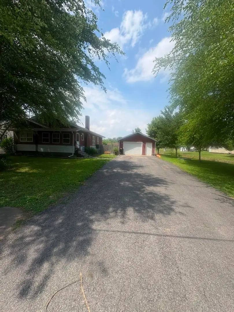 218 Wilcox Street, Zeigler, IL 62999 - #2