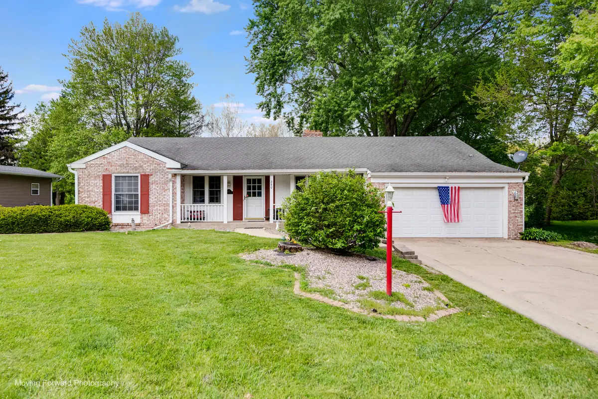 240 Park Crest Drive, Freeport, IL 61032 - #1