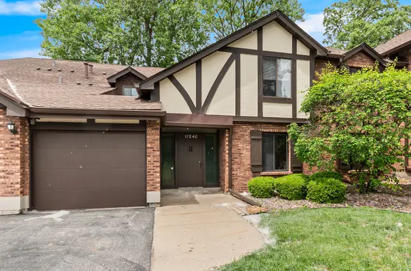 11240 Sycamore Lane #60D, Palos Hills, IL 60465
