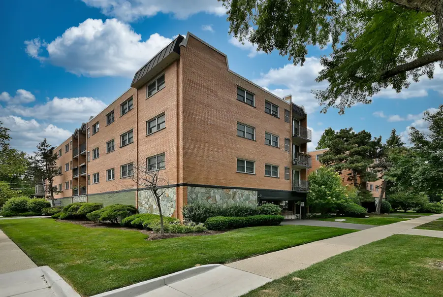 333 S East Avenue #202, Oak Park, IL 60302 - #2