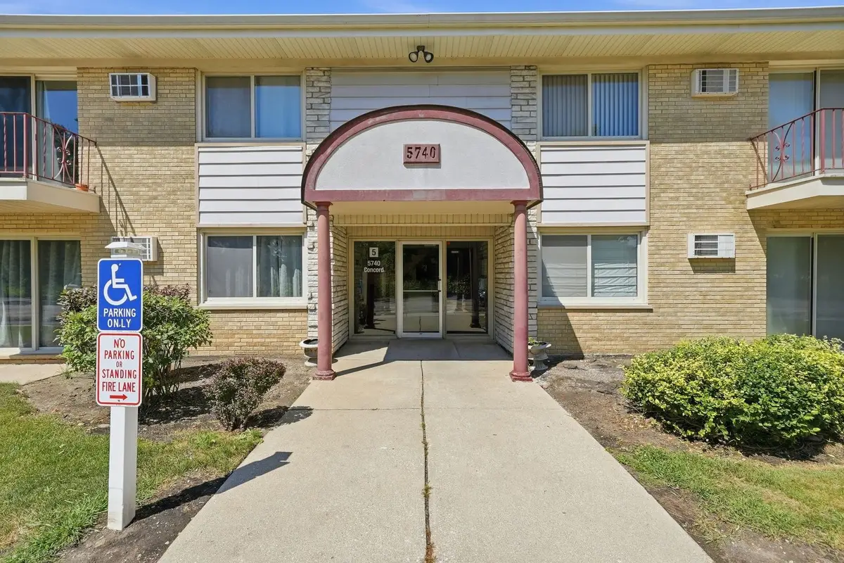 5740 Concord Lane #13, Clarendon Hills, IL 60514 - #1