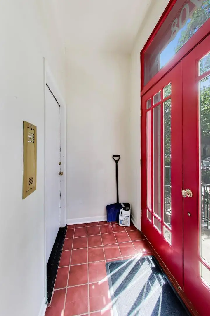 708 W Buckingham Place, Chicago, IL 60657 - #3