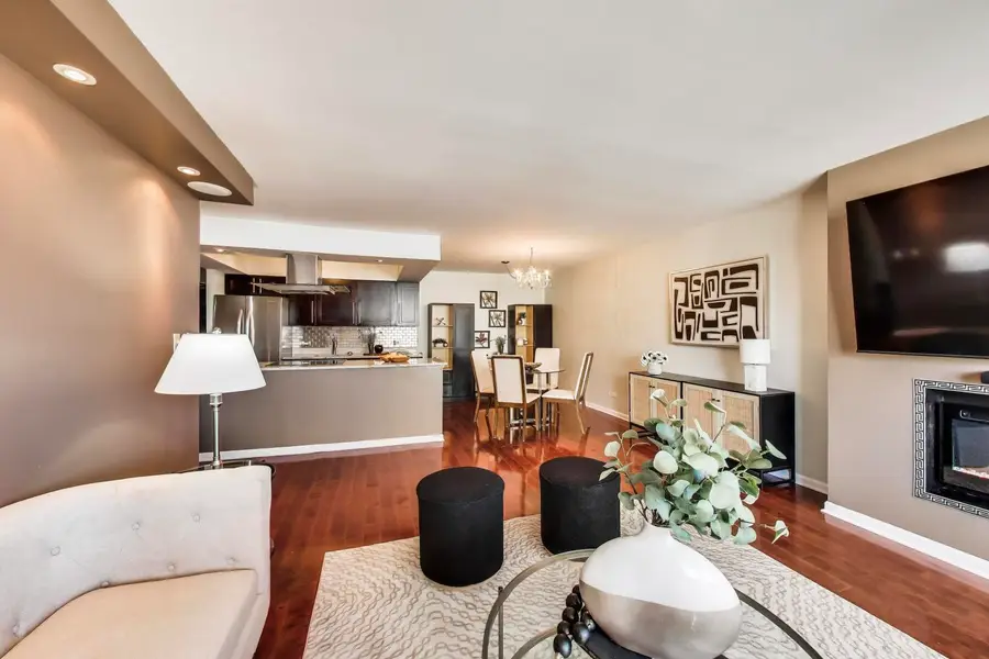 3930 N Pine Grove Avenue #1815, Chicago, IL 60613 - #3