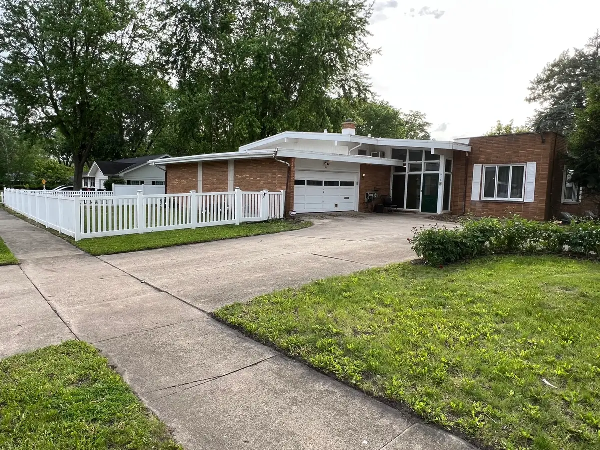 616 Seneca Drive, Aurora, IL 60506 - #1