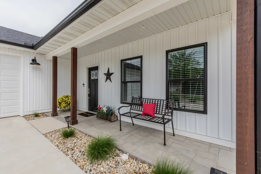 807 E Thompson Street, Princeton, IL 61356 - #3