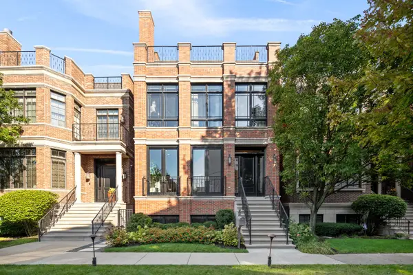 1634 W Surf Street, Chicago, IL 60657