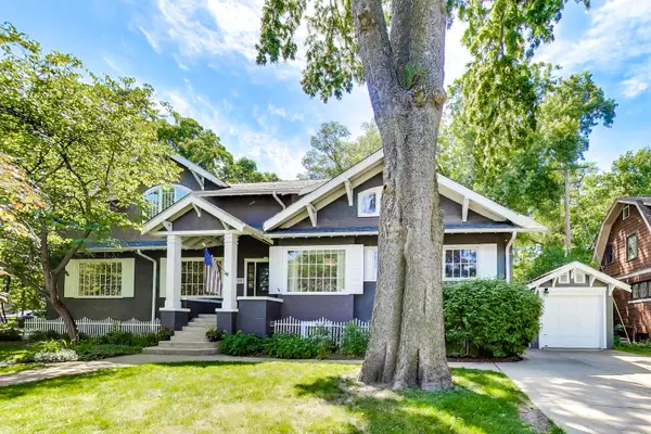 172 Barrypoint Road, Riverside, IL 60546