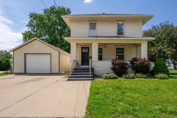 617 9th Avenue, Dewitt, IA 52472
