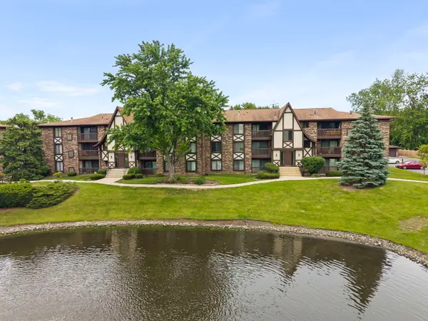 525 Cumnor Road #306, Westmont, IL 60559