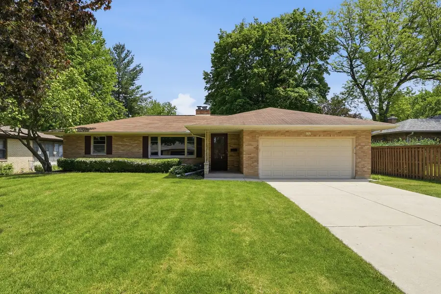 152 Crestwood Drive, East Dundee, IL 60118 - #2