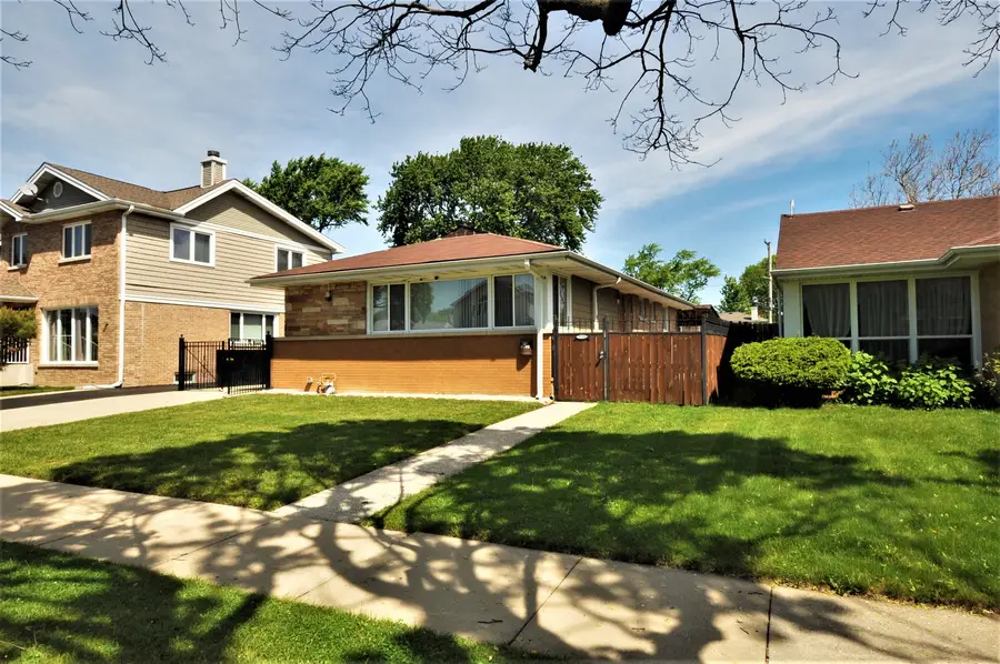 7226 W Conrad Avenue, Niles, IL 60714 - #2