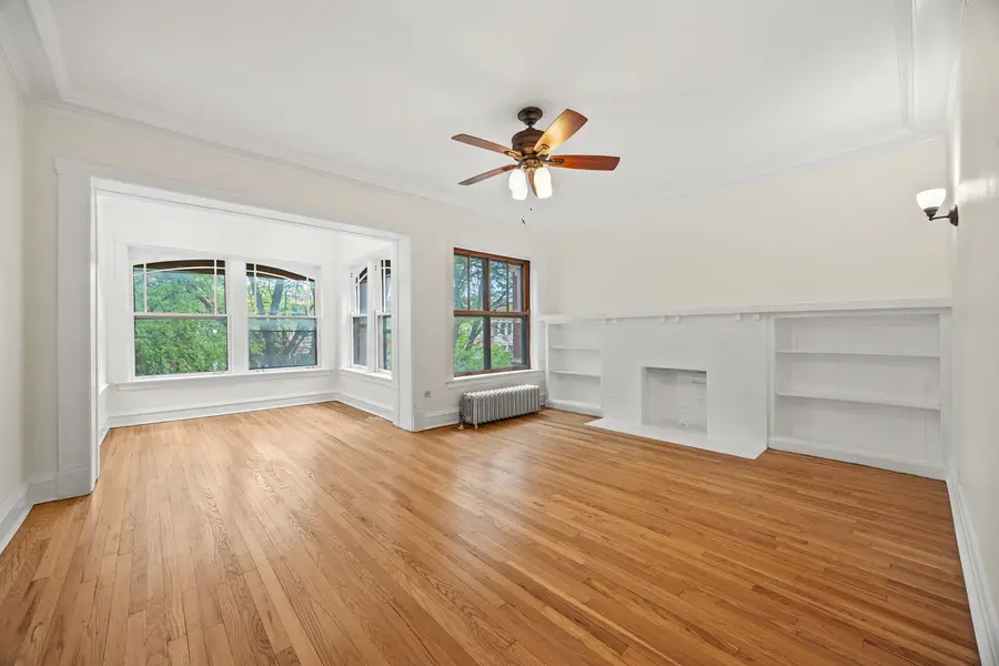1223 E Hyde Park Boulevard #3, Chicago, IL 60615 - #2