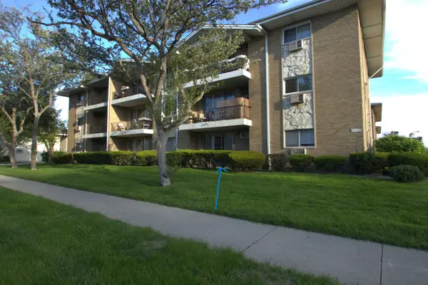 4755 W 101st Street, Oak Lawn, IL 60453