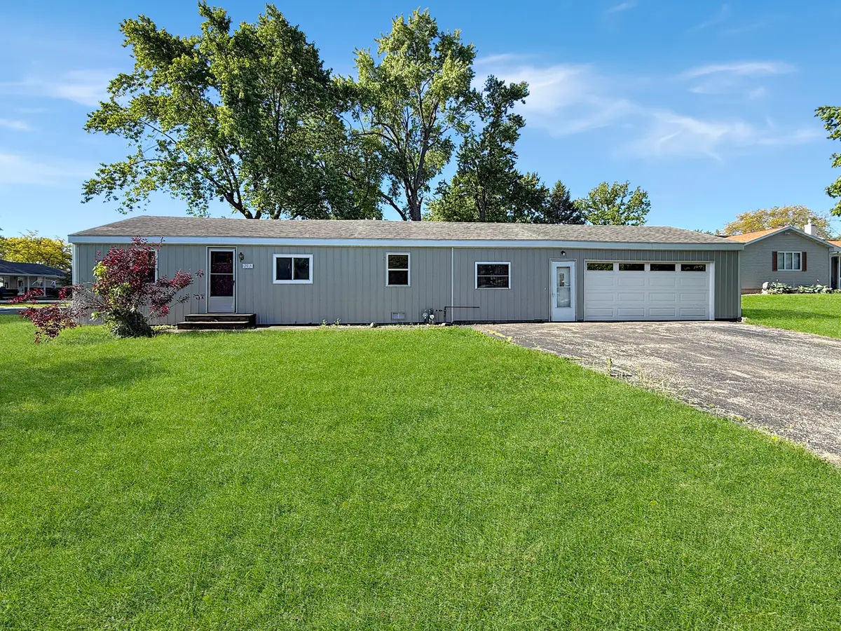 212 E Willard Street, Gifford, IL 61847 - #1