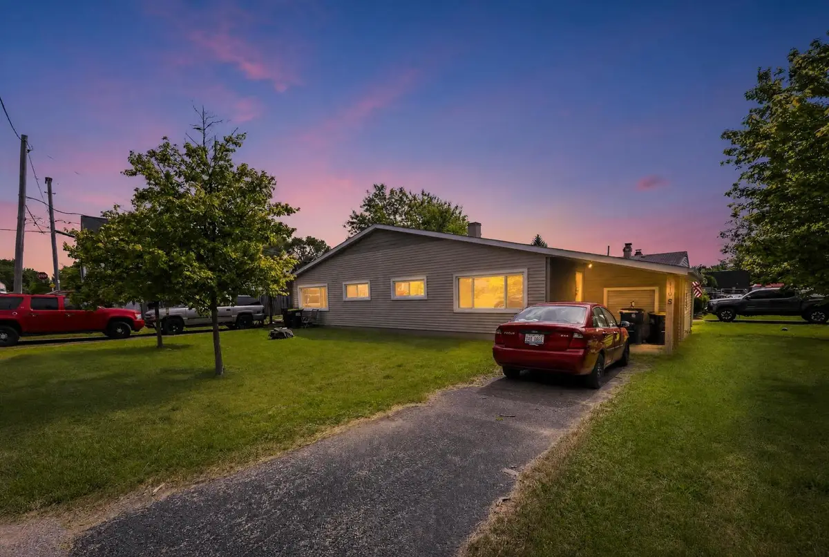 110 W Valley View Drive, McHenry, IL 60051 - #1