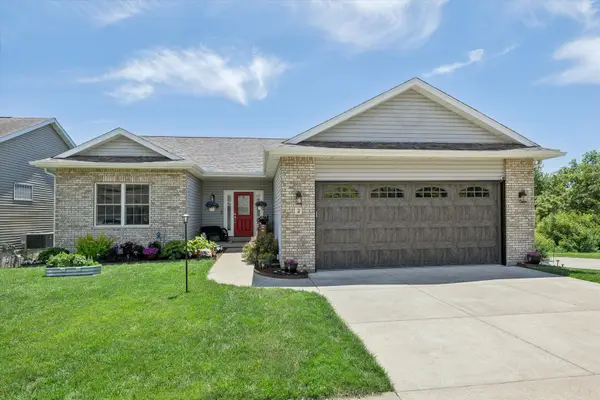 2 Frontier Court, Leclaire, IA 52753