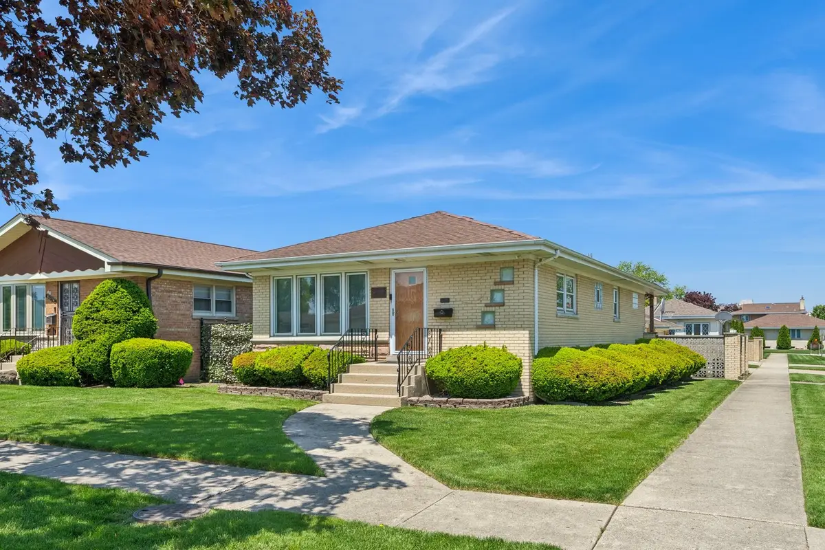 8600 W Ainslie Street, Norridge, IL 60706 - #1
