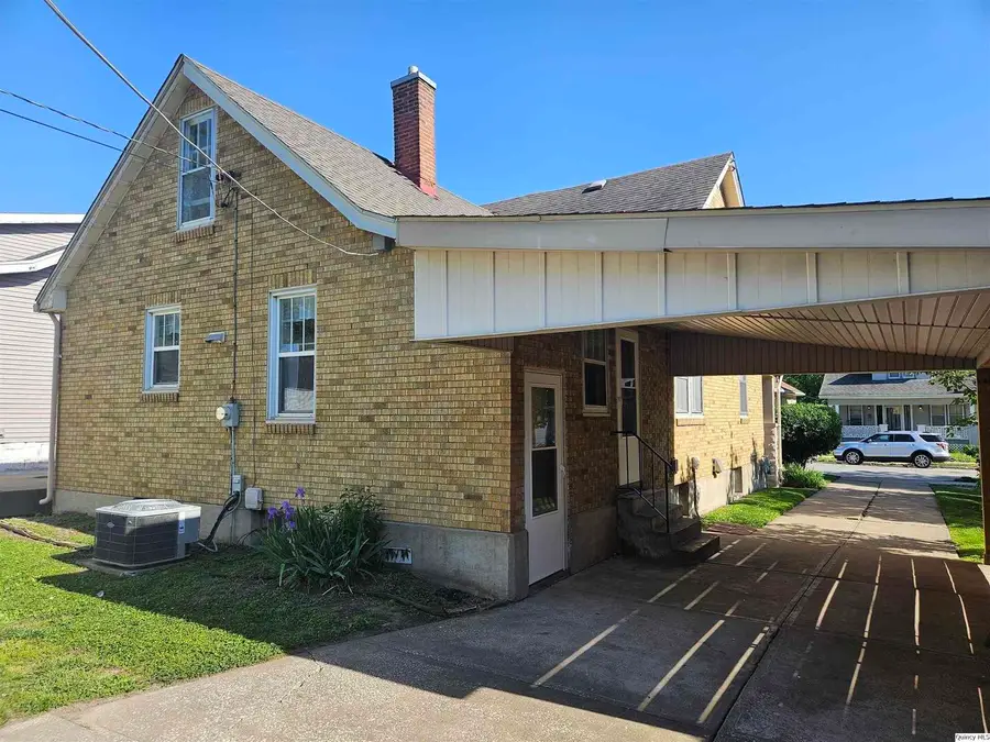 2041 Elm Street, Quincy, IL 62301 - #2