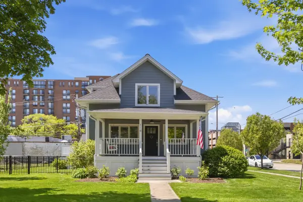116 N Pine Avenue, Arlington Heights, IL 60004