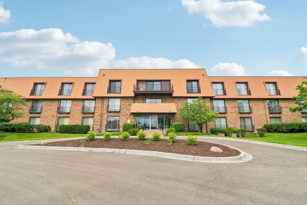 4050 Dundee Road #303, Northbrook, IL 60062 - #1