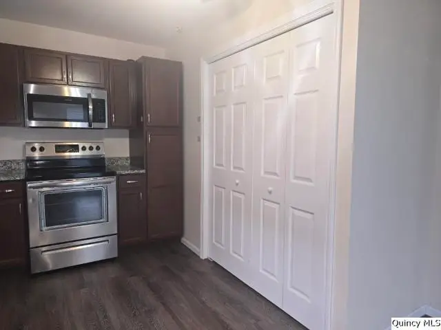 303 N Washington, Carthage, IL 62321-1258 - #3