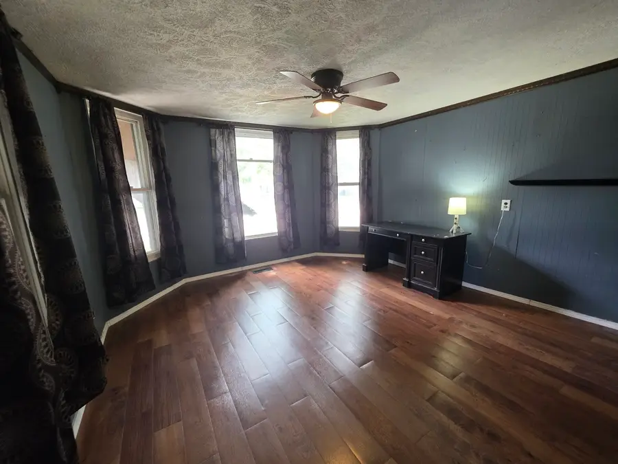 919 E Johnson Street, Clinton, IL 61727 - #3