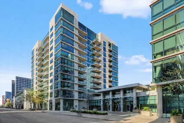 123 S Green Street #702B, Chicago, IL 60607