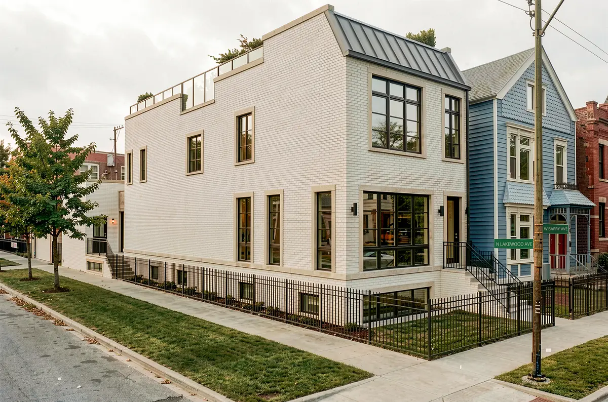 1303 W Barry Avenue, Chicago, IL 60657 - #1