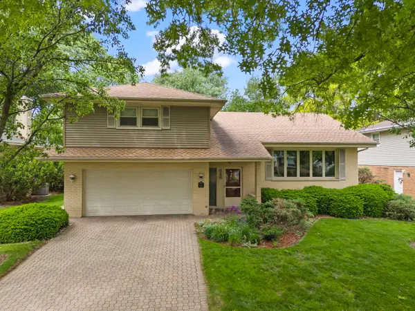 848 S Hillcrest Avenue, Elmhurst, IL 60126