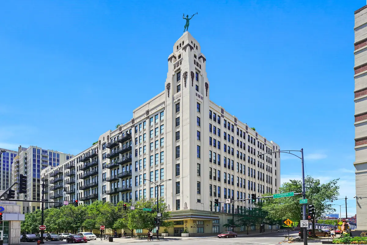 758 N Larrabee Street #514, Chicago, IL 60654 - #1