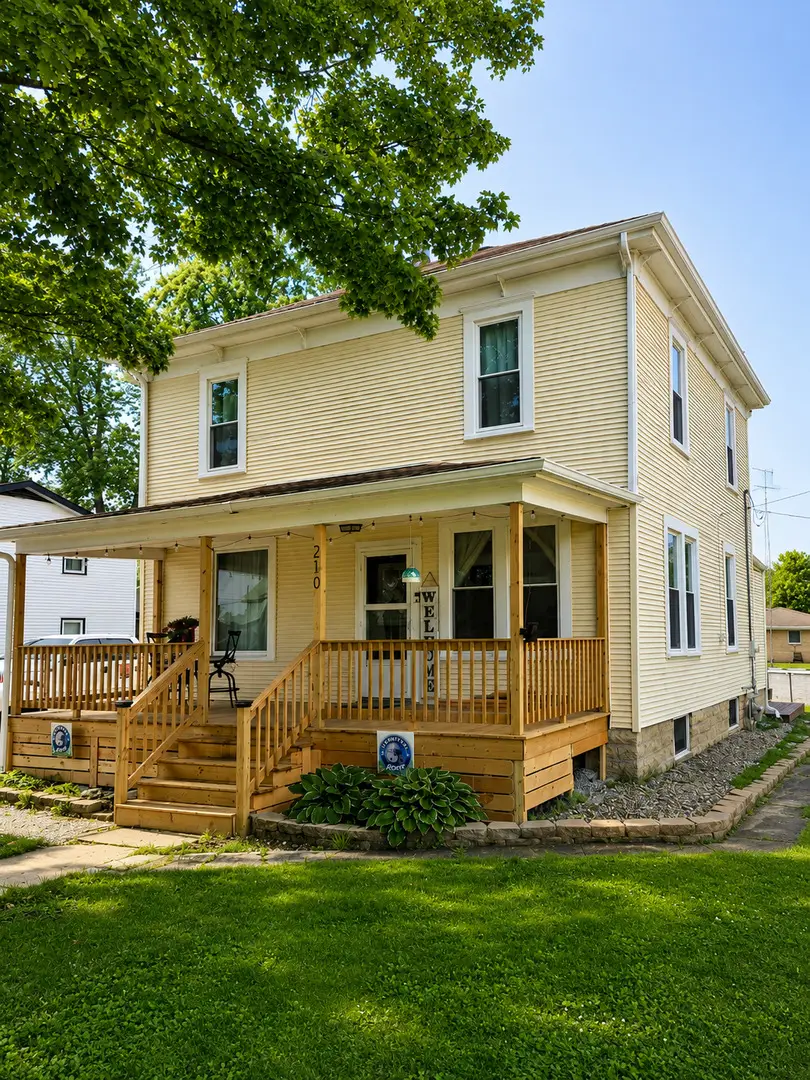 210 E 6th Avenue, Clifton, IL 60927 - #2