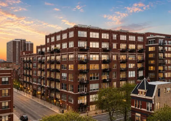 1500 W Monroe Street #123, Chicago, IL 60607