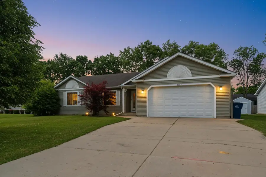 3009 W Sherman Avenue, Waukegan, IL 60085 - #2