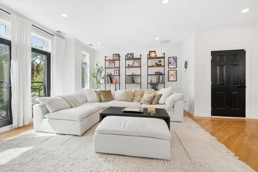 3827 N Greenview Avenue #2S, Chicago, IL 60613 - #3