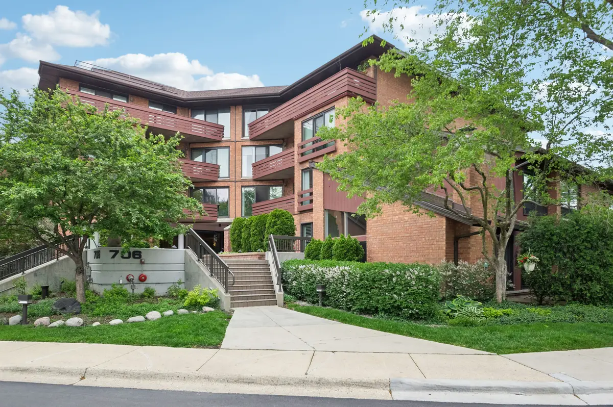 706 Waukegan Road #206-C, Glenview, IL 60025 - #1