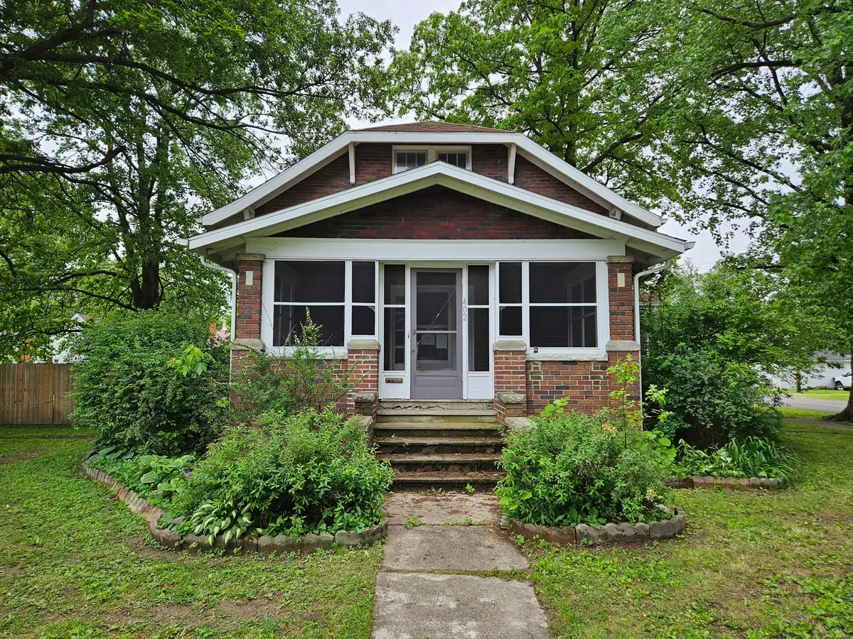 402 E 5th Street, Flora, IL 62839 - #1